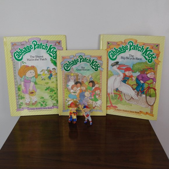 Vintage Cabbage Patch Kids Picture Books + Figures - Picture 1 of 12